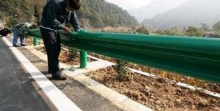 公路波形護(hù)欄安裝