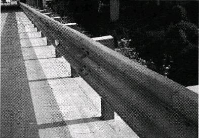 三波形梁護(hù)欄