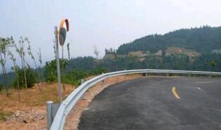 波形梁鋼護(hù)欄