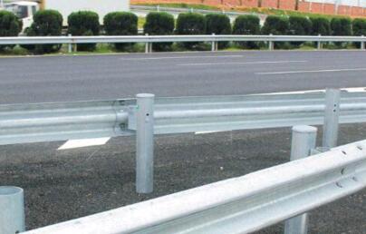 高速公路波形護(hù)攔板