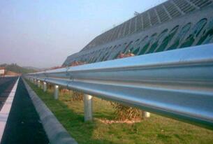 波形梁護(hù)欄