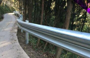 防撞波形梁護(hù)欄板