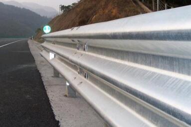 波形梁護(hù)欄