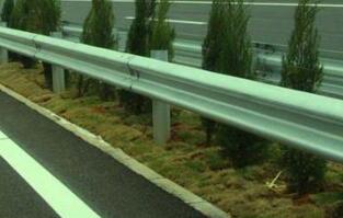 公路護(hù)欄