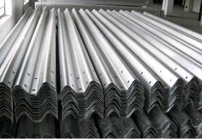 波形護(hù)欄板在我們的日常出行的意義