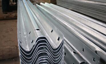 波形護(hù)欄板