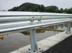 高速波形護(hù)欄板