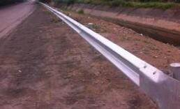 波形防撞護(hù)欄板