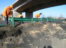 安裝護(hù)欄板