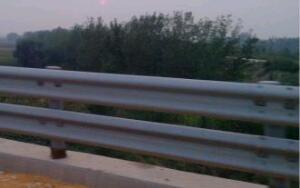 嚴(yán)格控制高速公路波形護(hù)欄質(zhì)量保障