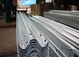 波形護欄板在高速公路體現(xiàn)全方位防護