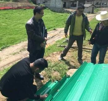 波形梁鋼護(hù)欄